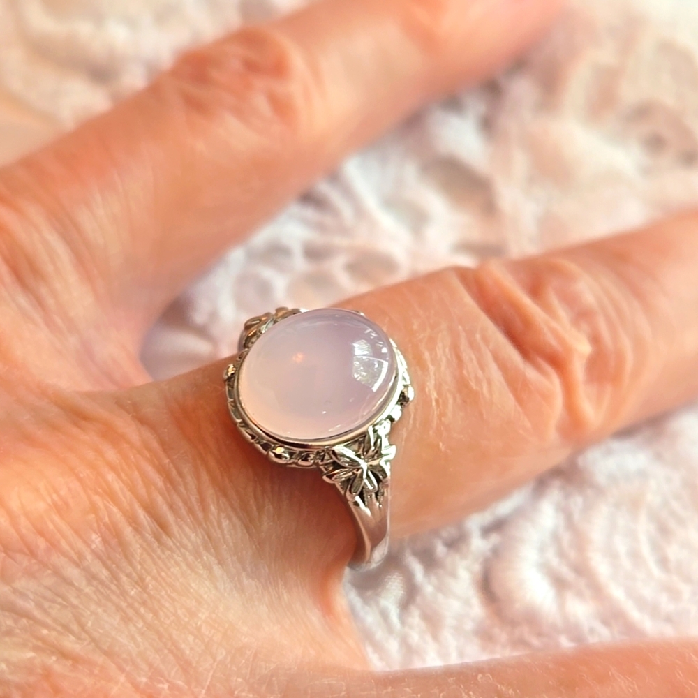 🌸 New Pale Pink Rose Glass Stone in Delicately Embossed Silver Plated Metal 🌸